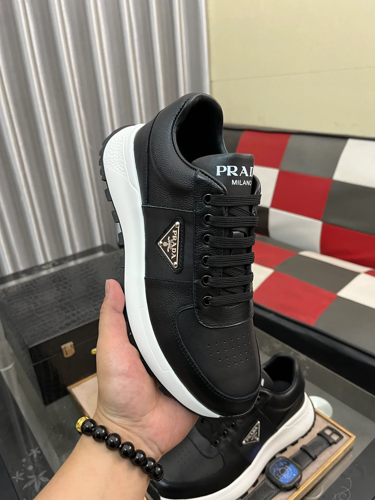 Men's shoes 💰440⌚️⌚️ PRADA [Prada] popular men's shoes, casual shoes and sports shoes! High-end quality 🍀 The upper is made of imported original cowhide 💥 cowhide lining; the original molded outsole. The style is correct and elegant, comfortable and versatile💪 Three quality guarantees. Size: 38-44, 3️⃣colors available.